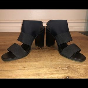 Simply Vera, Vera Wang Candle Sandals (7.5 M)